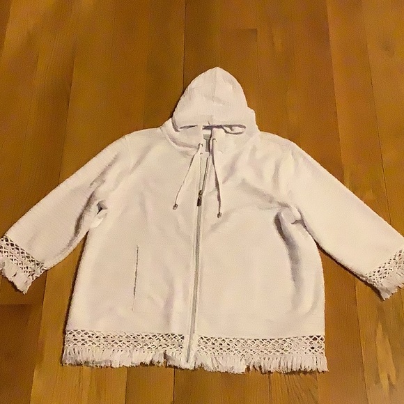 Multiples white hooded jacket with 3/4 sleeves.Size large in excellent condition - Picture 3 of 11
